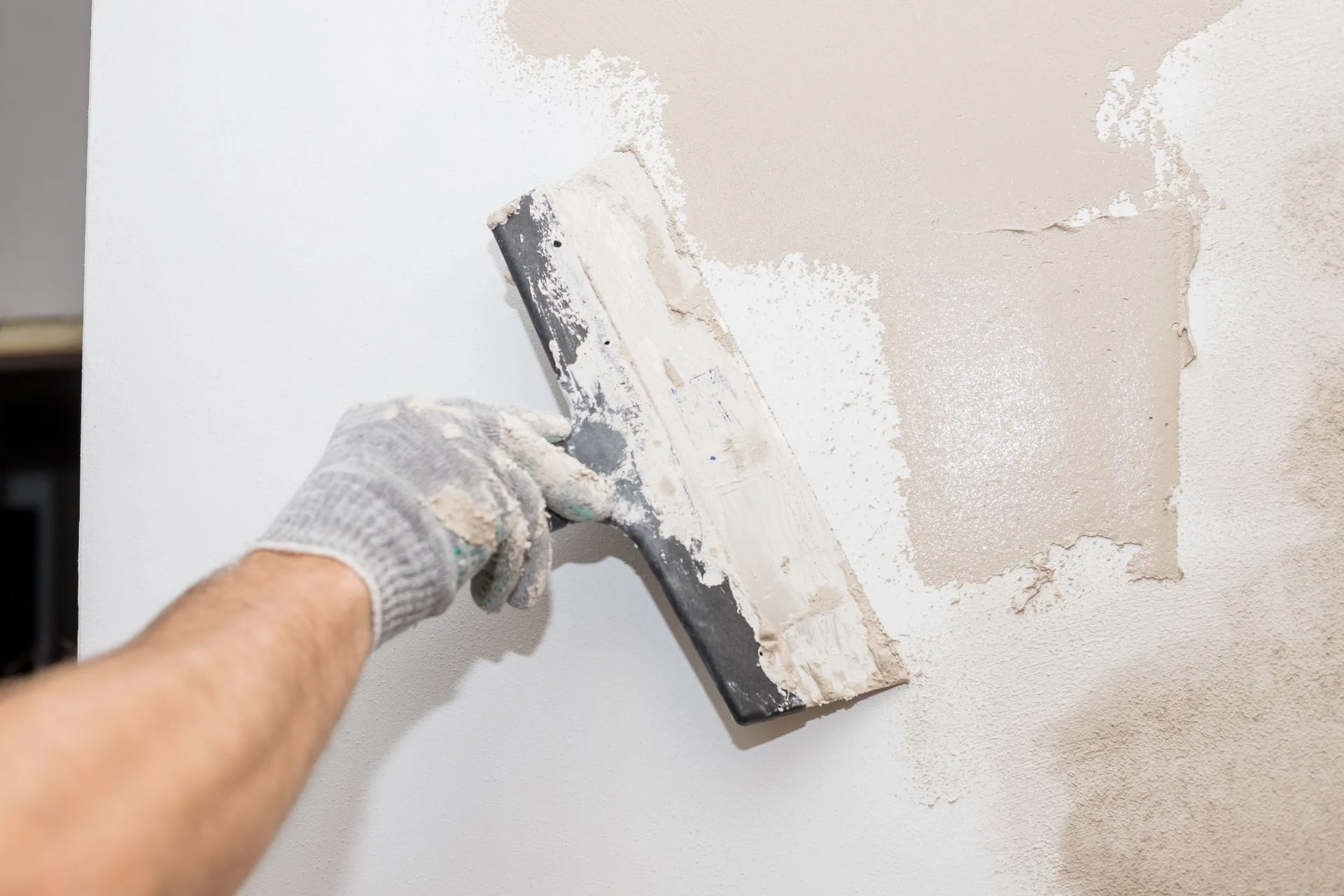 Pohjatyöt – sisäseinien ja sisäkattojen pohjatasoitukset